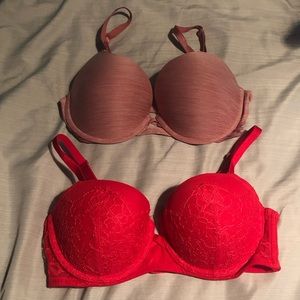 Victoria’s Secret 34D bras